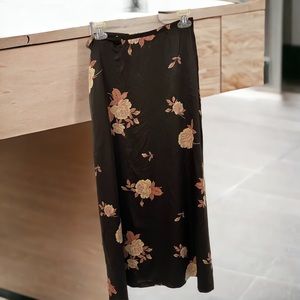 Limited maxi  skirt 100 % Silk
